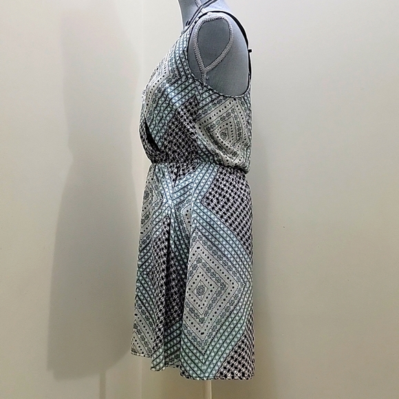 NWT DYNAMITE SLEEVELESS DRESS SIZE XS SMALL - Picture 5 of 12